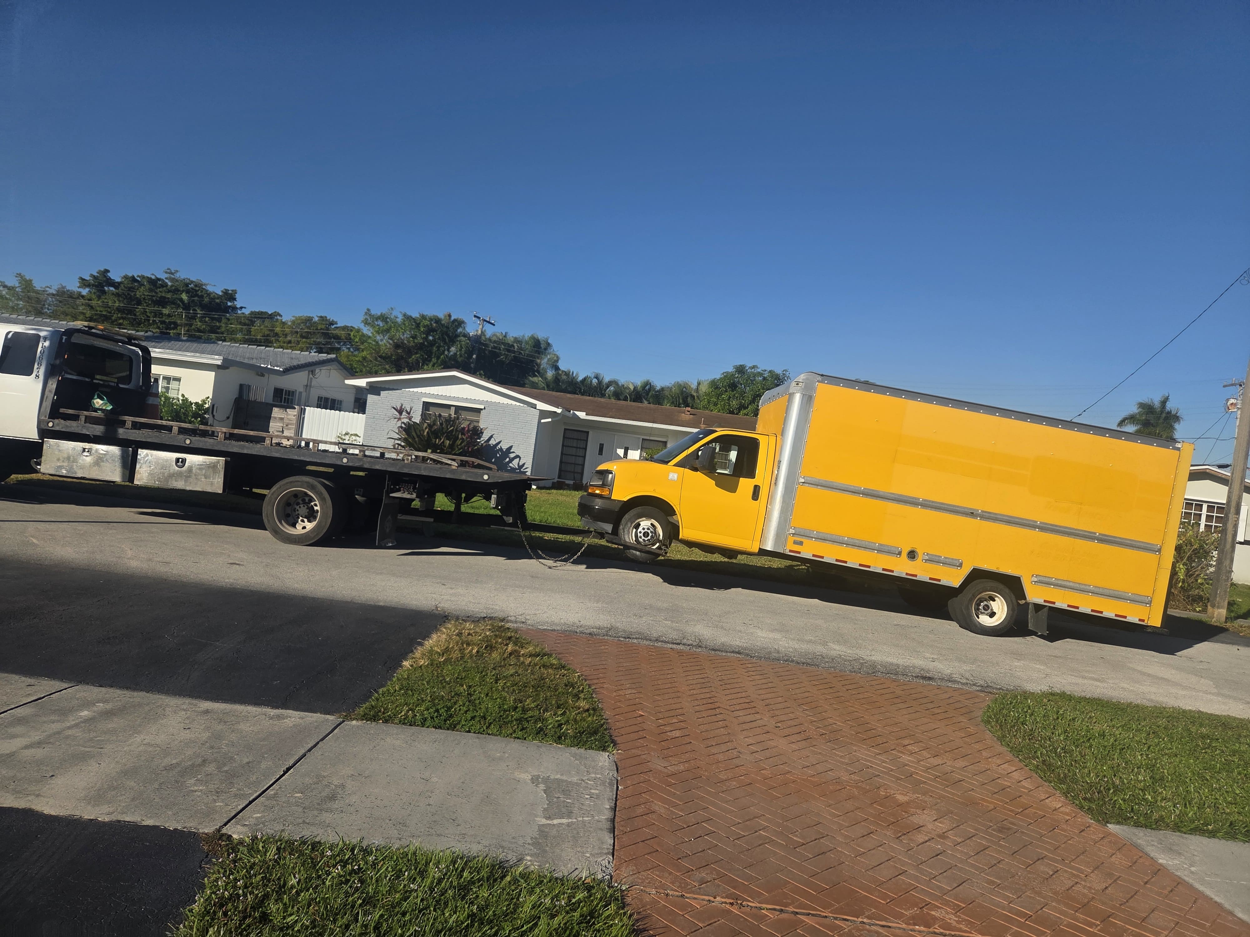 Commercial work van on Quiros flatbed